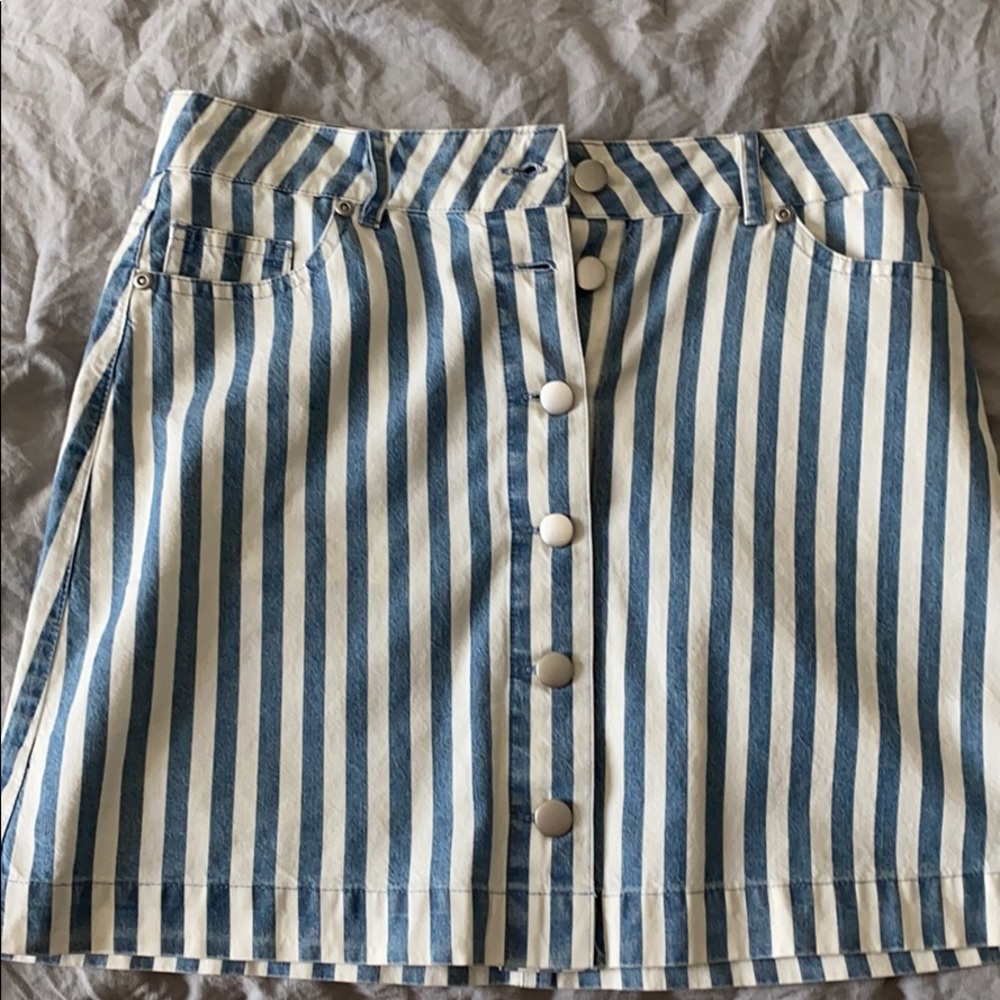Striped mini skirt
